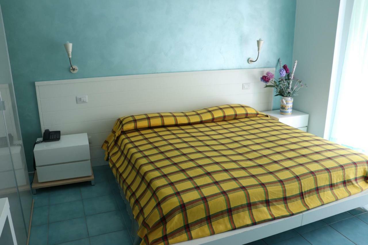 Bed and Breakfast Rock Garden Гаэта Экстерьер фото